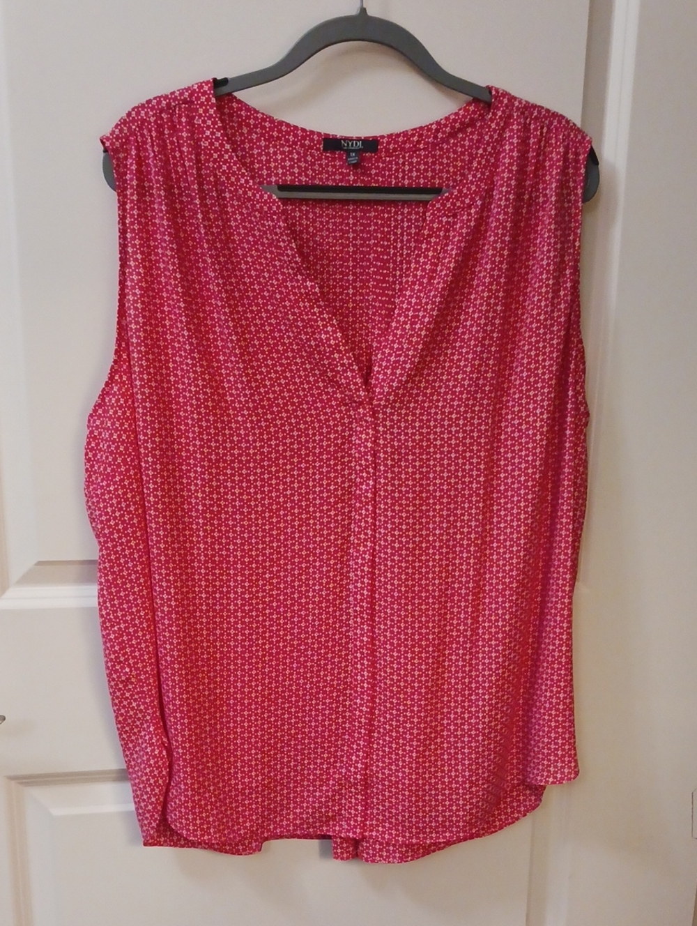 NYDJ Pink Geometric Sleeveless V-Neck Blouse